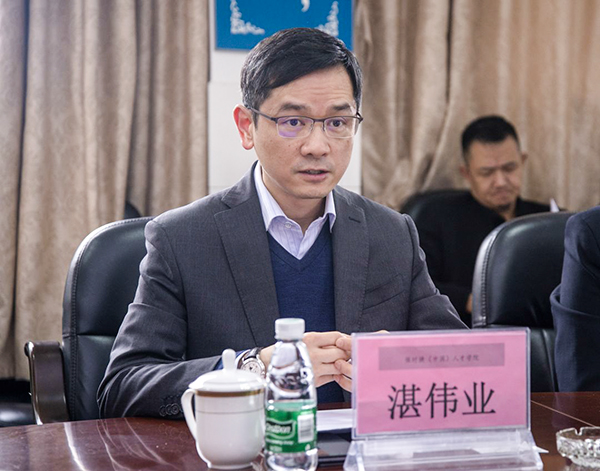 保時(shí)捷(中國(guó))汽車(chē)銷(xiāo)售有限公司人才學(xué)院院長(zhǎng)湛偉業(yè)